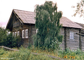 Дом Петра Васильевича Белокурова. 2002. (Педрин).